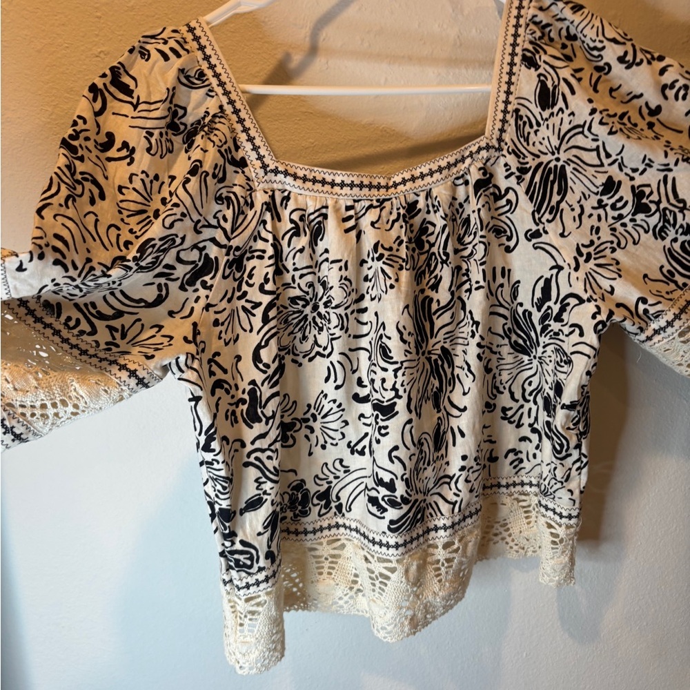 Christian Siriano Black and Cream Floral Blouse - Picture 3 of 7